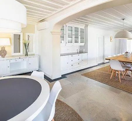 Βίλα Sleeps 6 Air Con *
