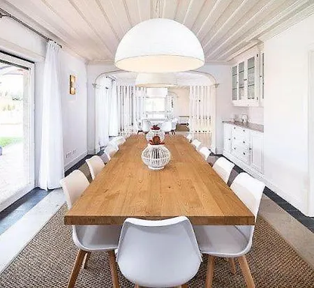 Sleeps 6 Air Con Βίλα