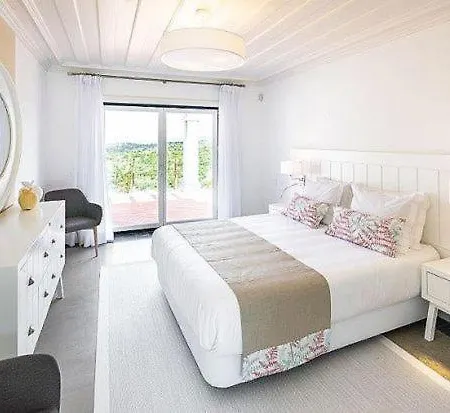 Sleeps 6 Air Con