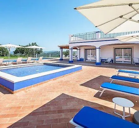 Sleeps 6 Air Con