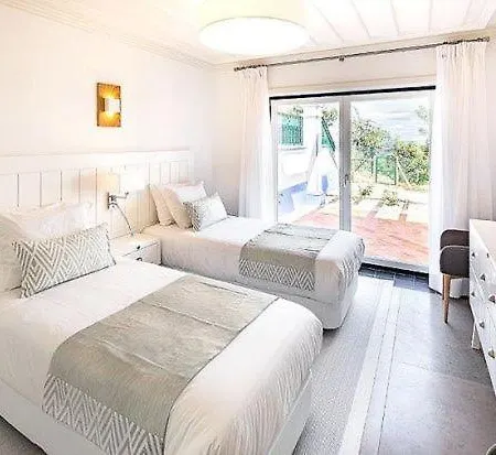 Sleeps 6 Air Con Villa