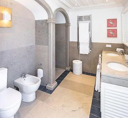 Sleeps 6 Air Con Villa